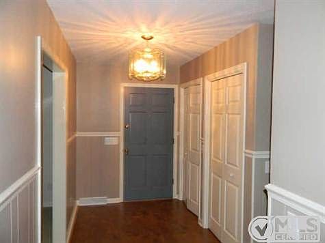 5th image of 107 Oak Hollow Dr