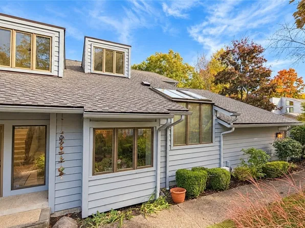 3883-1 Hickory Nut Trl, Chagrin Falls, OH 44022