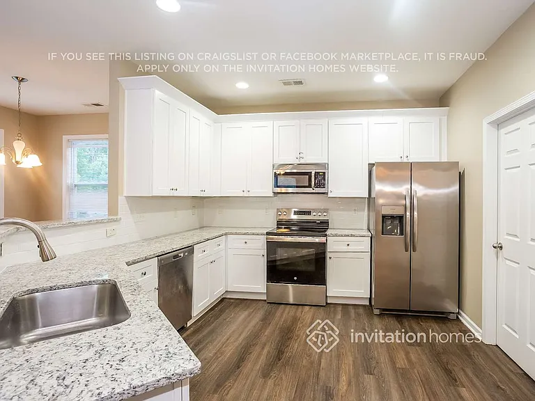 3302 Streamside Dr — Photo 7