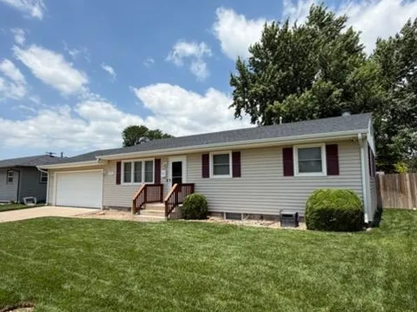 5966 Rosewood Dr, Great Bend, KS 67530