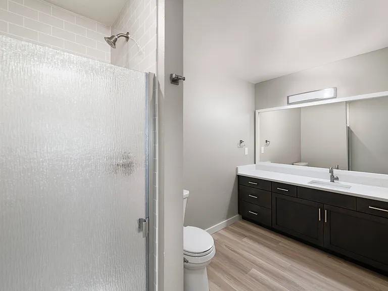 Regency Apartments — Photo 41