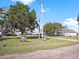 818 Rattlesnake Point Rd, Rockport, TX 78382