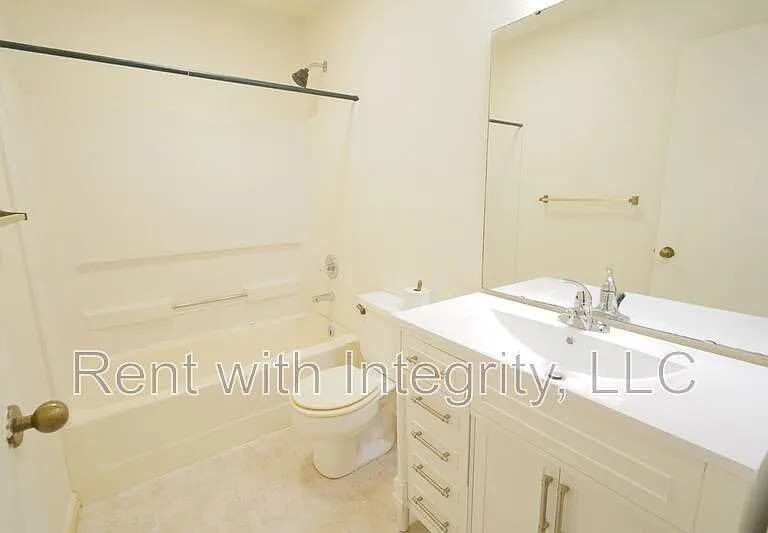 2335 Parrot Ln — Photo 8