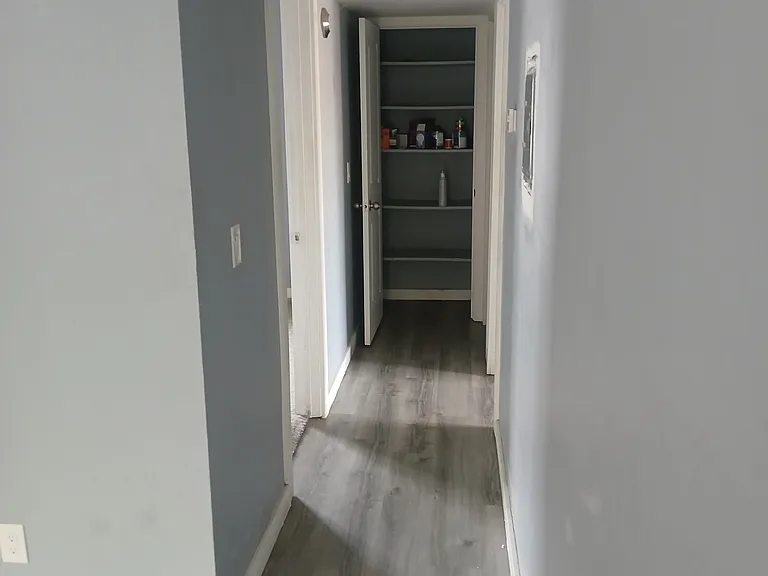 2415 W St #6 — Photo 11