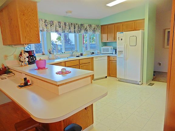 5th image of 310 Parkwood Blvd