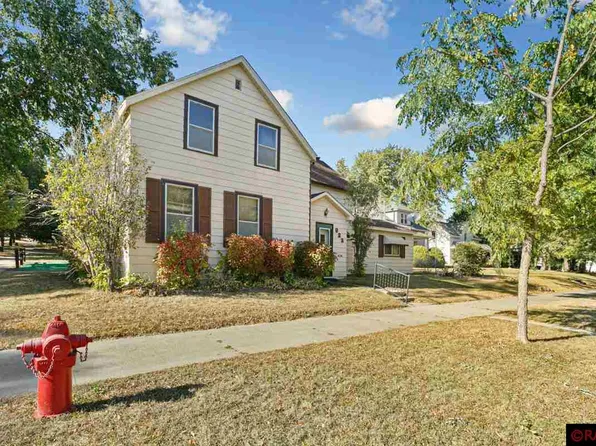 822 S 5th St, Saint Peter, MN 56082