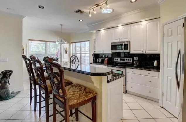 10885 La Salinas Cir #10885 — Photo 13