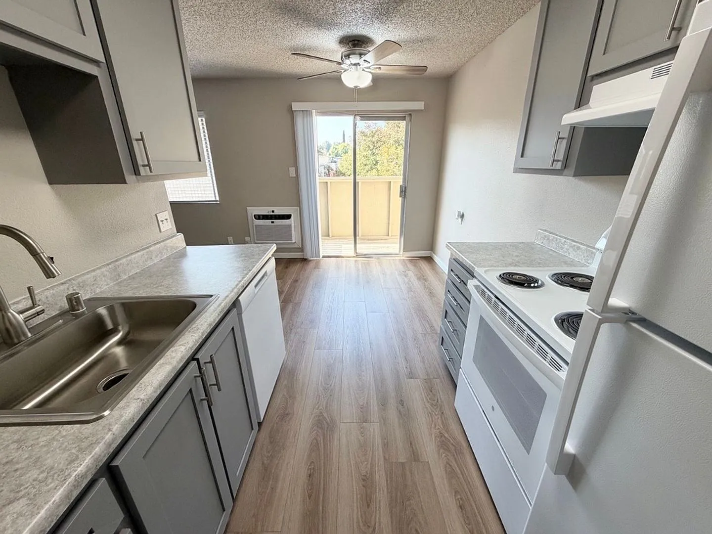 Garden Villa Apartments — Photo 3