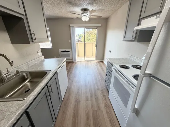 Garden Villa Apartments, 289 W Santa Ana Ave 212-ste 212, Clovis, CA 93612