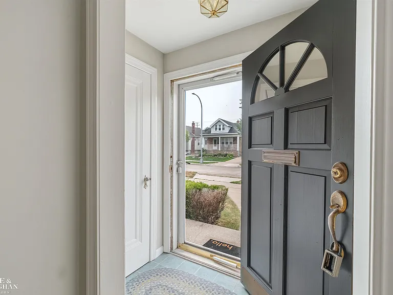 1602 Anita Ave — Photo 3