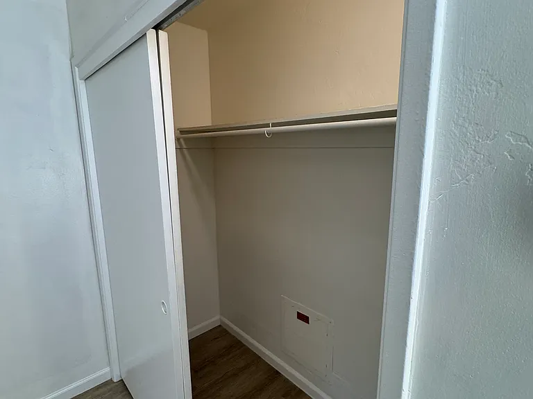 7000 Saranac St #9 — Photo 15