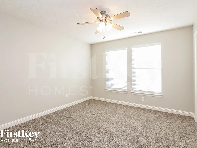 1301 Old Heritage Pl — Photo 10