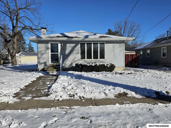 694 15th St SE, Mason City, IA 50401
