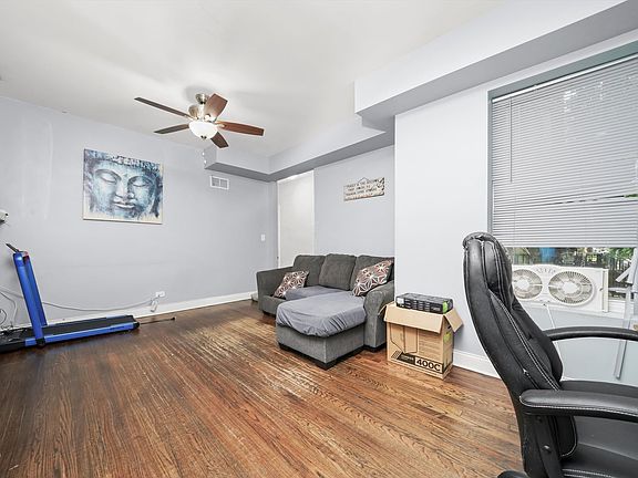 3rd image of 611 N Monticello Ave