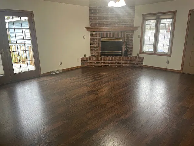 4 bed, 2.5 bath, 1800 sqft, $2,350 — Photo 2