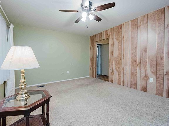 3rd image of 4925 Lisbon Cir
