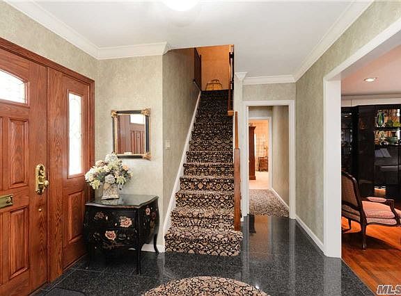 3rd image of 286 Willard Dr