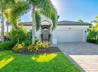 10061 Florence Cir, Naples, FL 34119