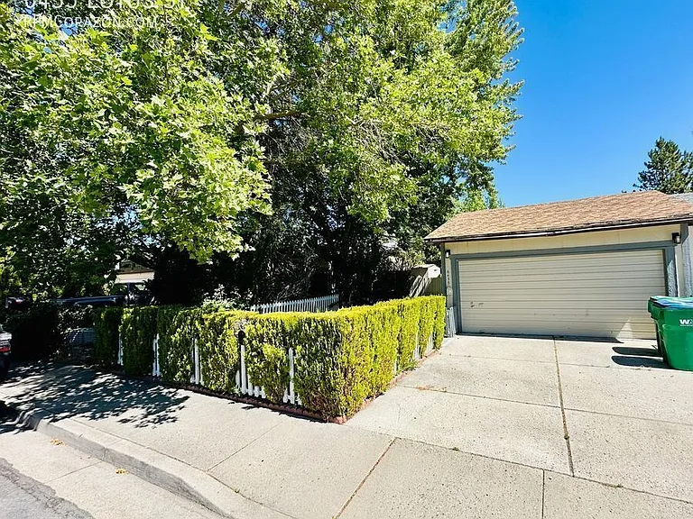 6435 Lotus St — Photo 2