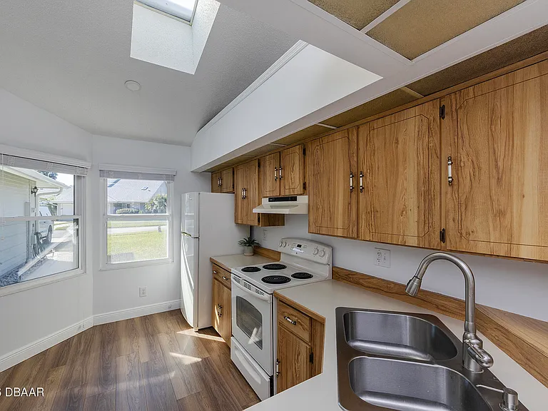931 Meadow View Dr #A — Photo 18