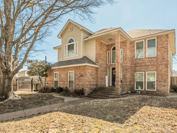 3820 Meadowmere Ln, Arlington, TX 76001