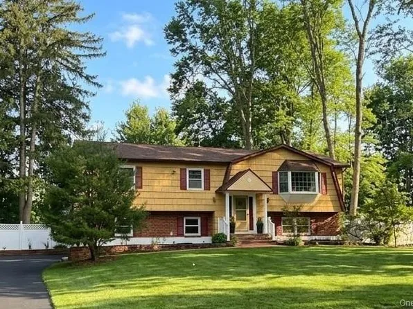 134 Ridge Road, Valley Cottage, NY 10989