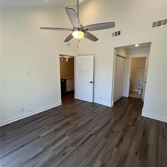 100 Blair Rd #E5 — Photo 4