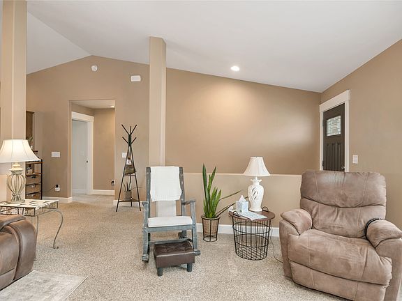 5th image of 971 Star Rd