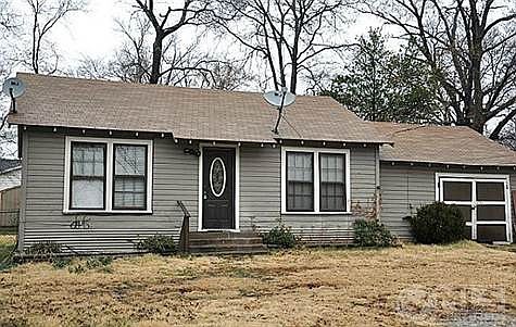 1st image of 104 Pollard St