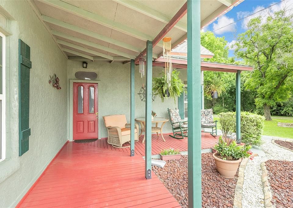 611 E Grove St, Kaufman, TX 75142 Zillow