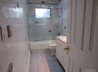 358 Carnation Rd, West Islip, NY 11795