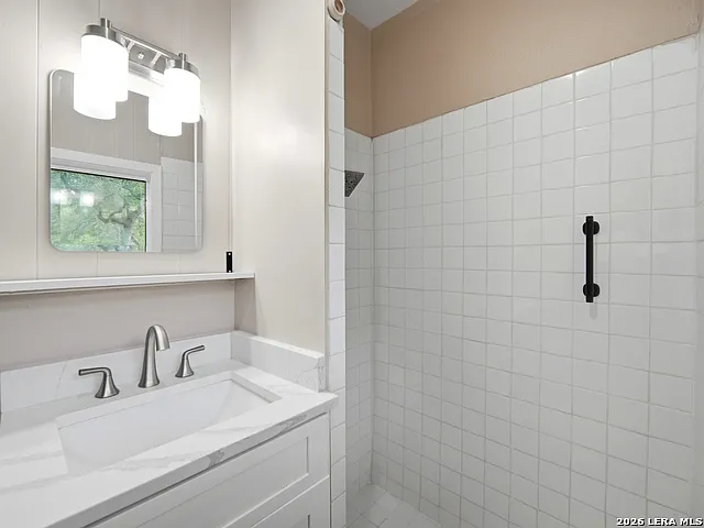 19214 Grey Forest Dr — Photo 31