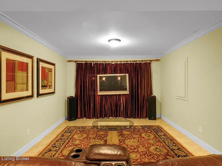 560 N Hubbards Ln — Photo 61