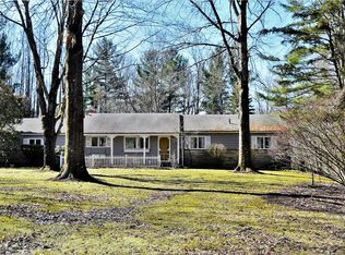 34 Morningside Dr, Chagrin Falls, OH 44022