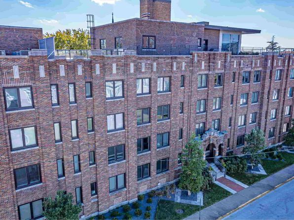 202 SE 1st St APT 406