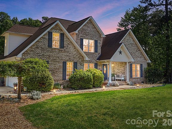 2nd image of 104 Ardmore Pl