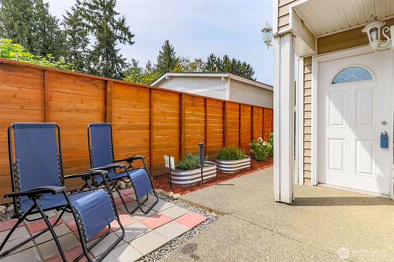 3rd image of 10426 17th Avenue SW #10426