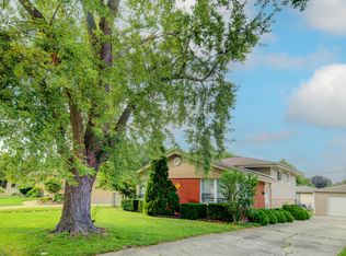 513 W Willow Gln, Addison, IL 60101