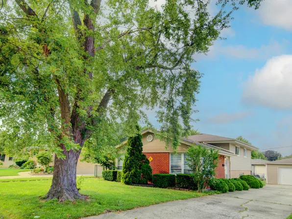 513 W Willow Gln, Addison, IL 60101