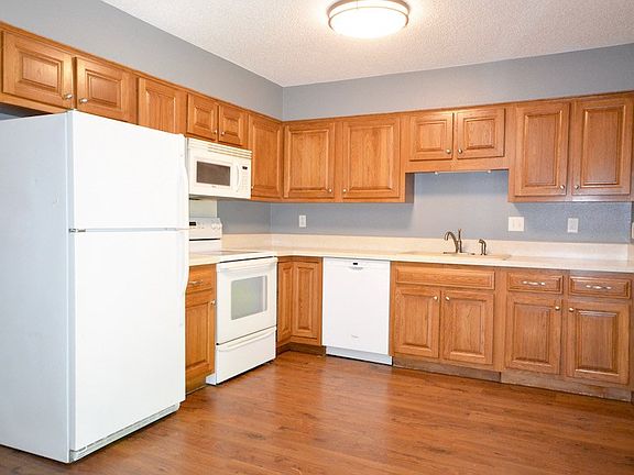 3rd image of 3710 Briarwood Dr