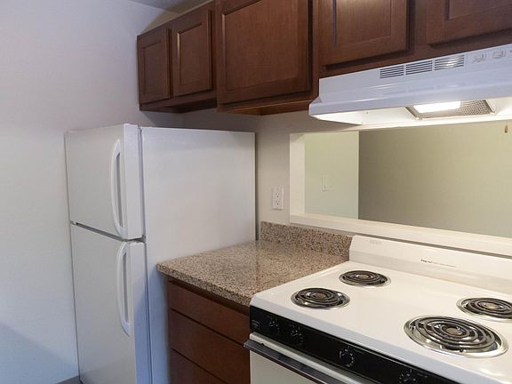 1bd/1ba Kitchen (Countertop style will vary)