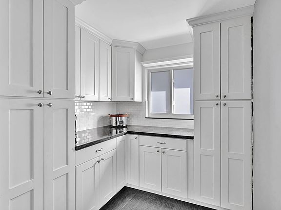 5th image of 5620 NE 21st Drive