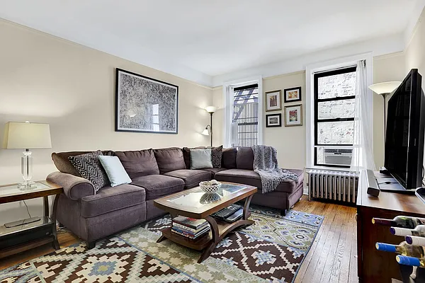 Rented by Cooper & Cooper Real Estate | media 9