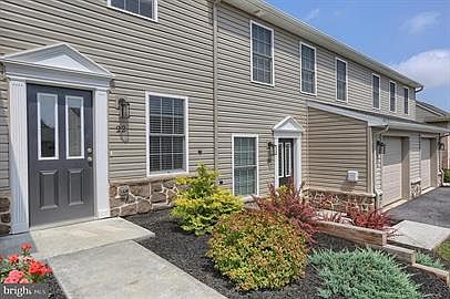 1st image of 22 Spring View St