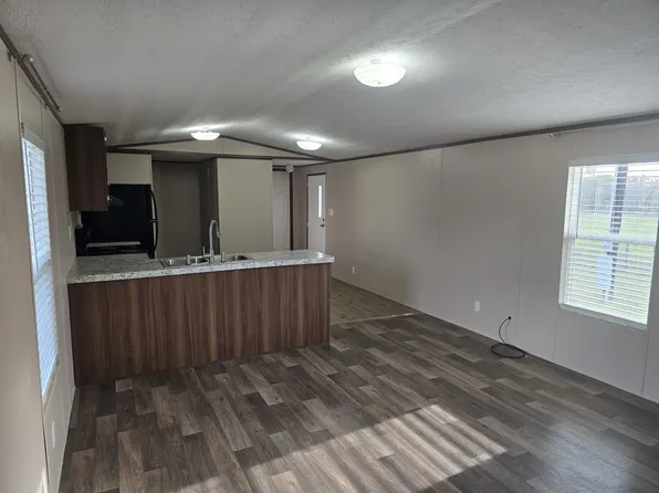 1656 Fm 713, Lockhart, TX 78644