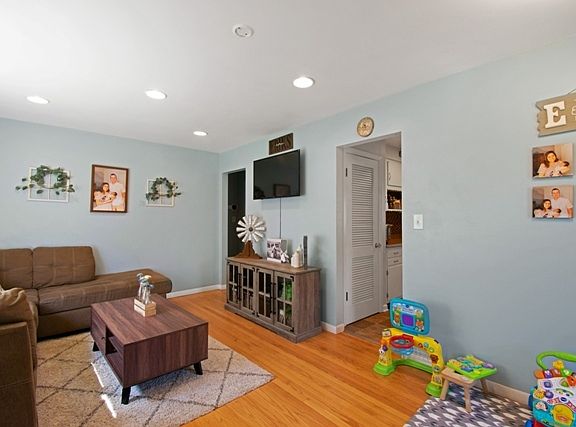 5th image of 17922 Park Ave