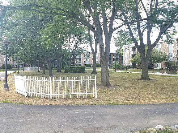 4th image of 1531 N Windsor Dr APT 309