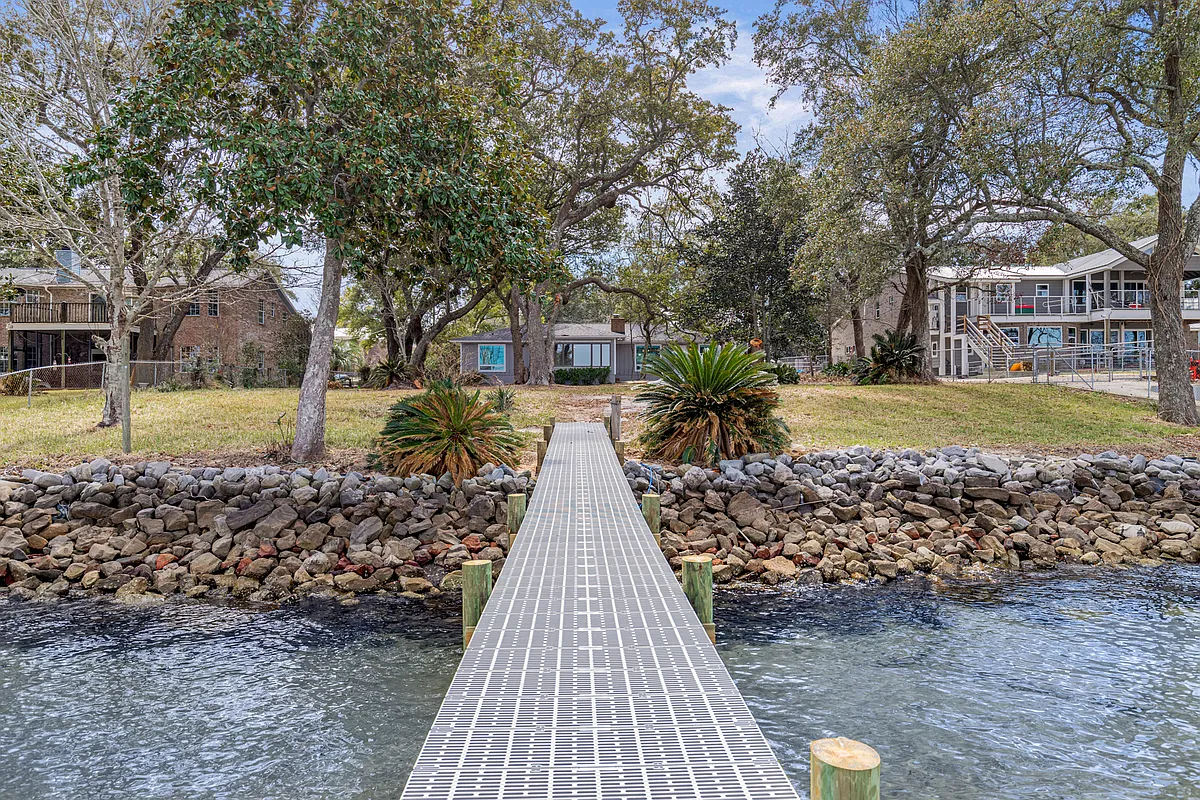 Building Photo - 4164 Sandy Bluff Dr W