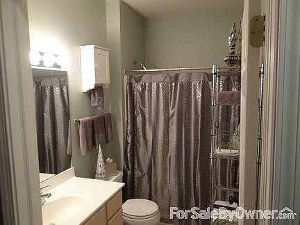 Spare Bath with Tile