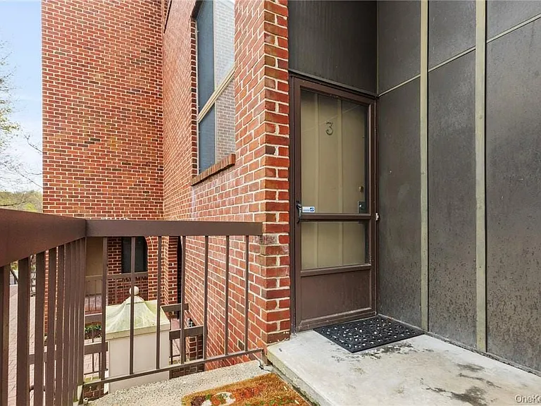 150 Bedford Rd #3F — Photo 2